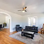 Luxurious 6 Bedroom Villa Near Downtown