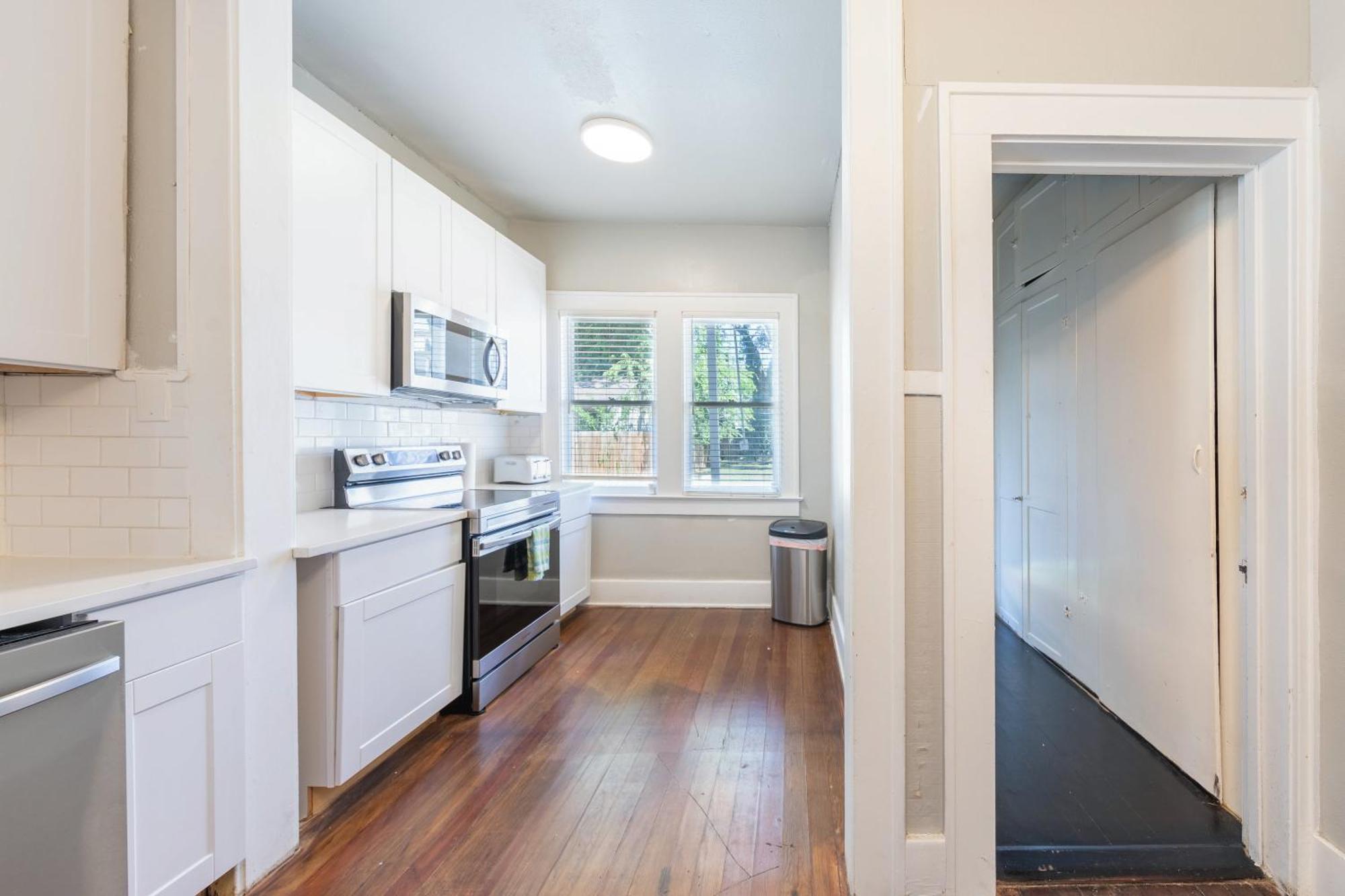 Luxurious 6 Bedroom Near Downtown San Antonio