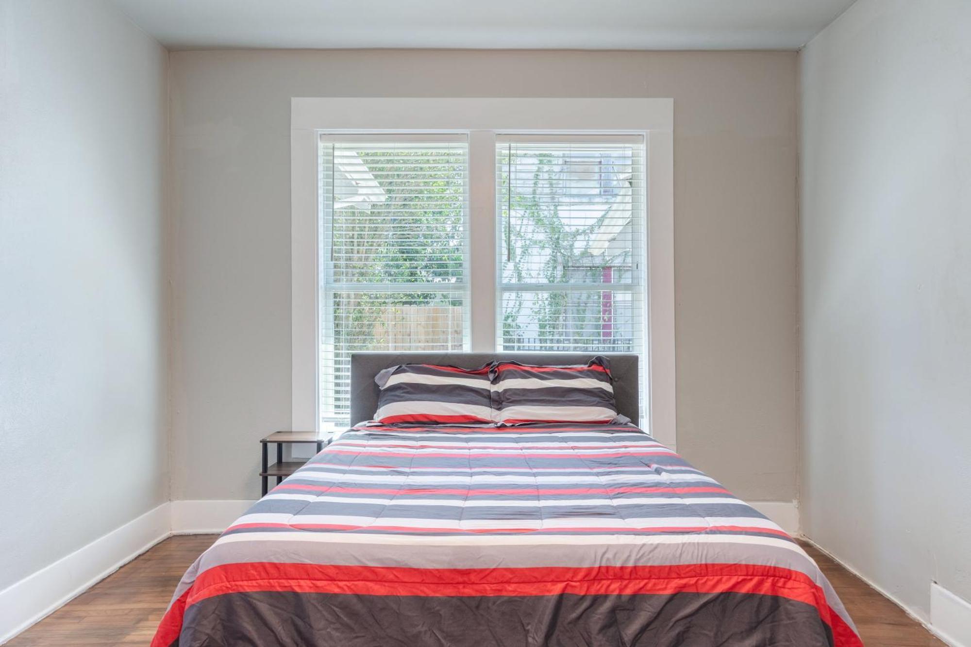 Luxurious 6 Bedroom Near Downtown * San Antonio