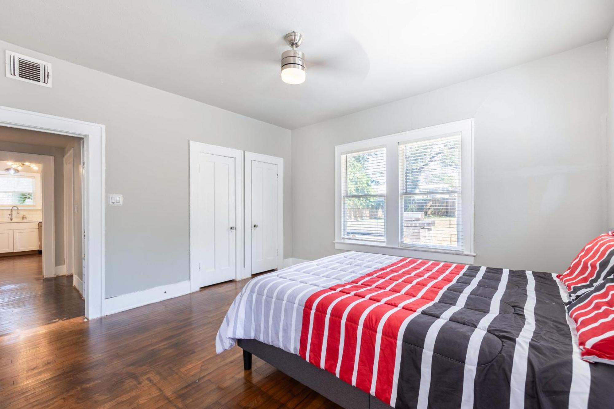 Luxurious 6 Bedroom Near Downtown Villa San Antonio