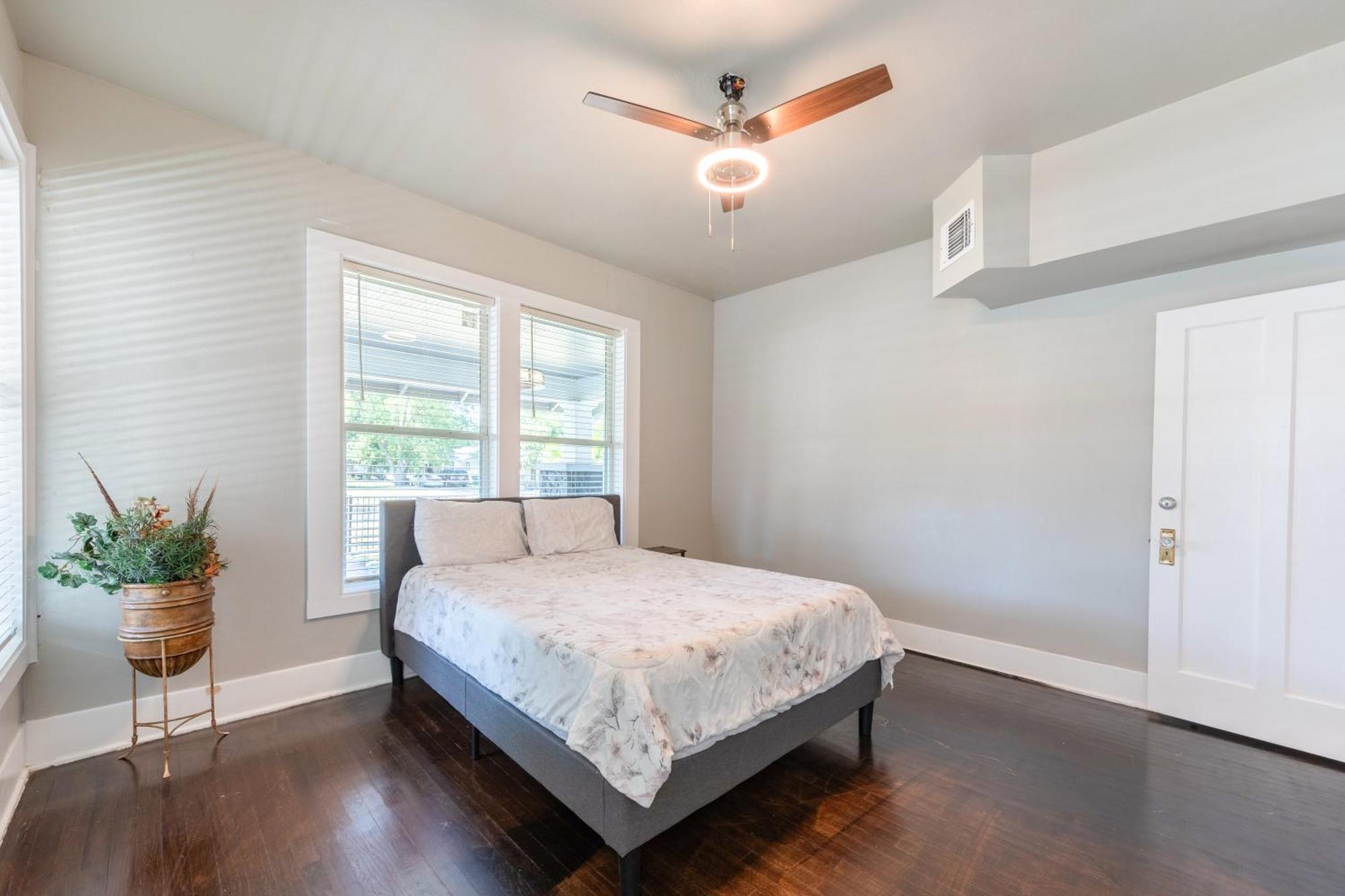 Luxurious 6 Bedroom Near Downtown Villa San Antonio