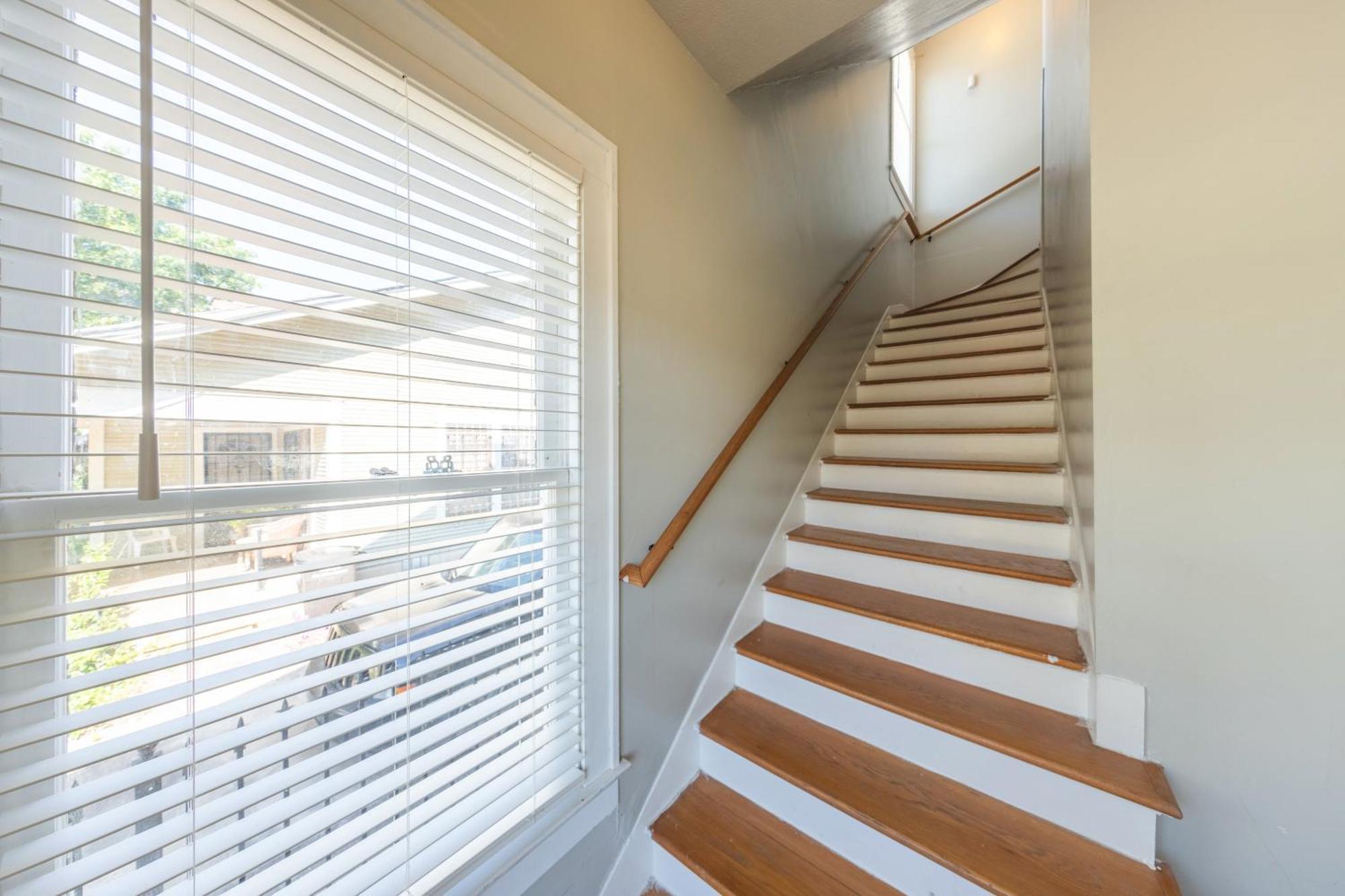 Luxurious 6 Bedroom Near Downtown *